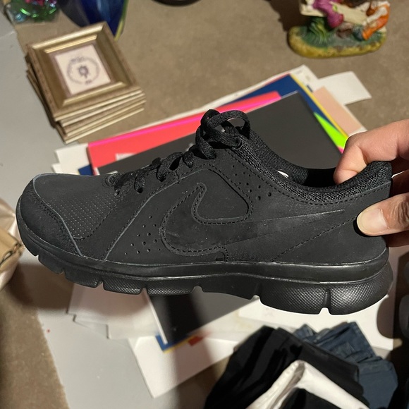 Nike boys shoes size 3.5-new without tag - Picture 3 of 4